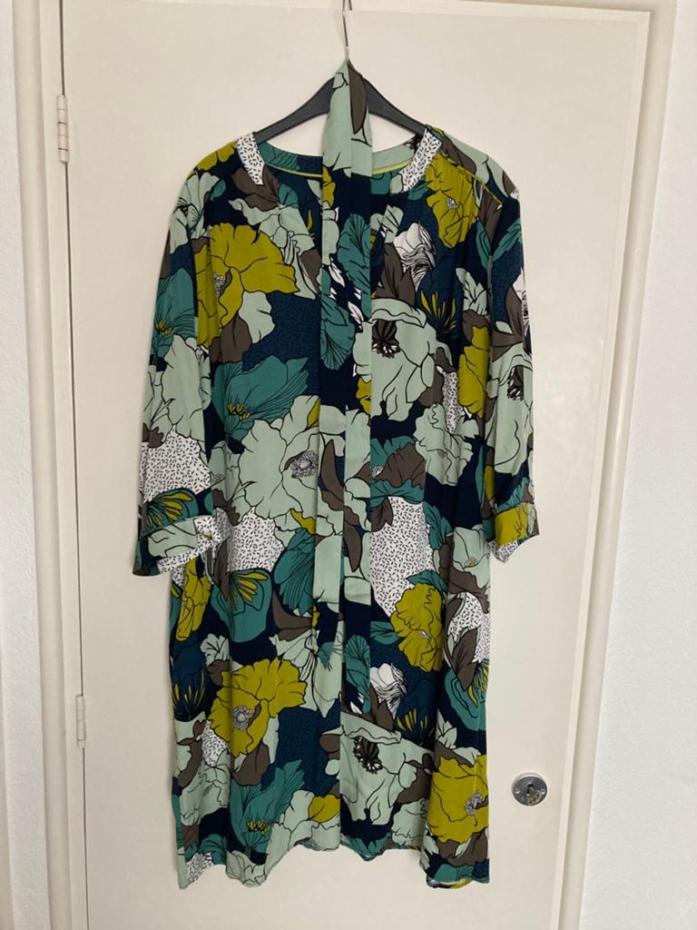 Canda Premium Bloemenjurk - Maat 50, Kleding | Dames, Grote Maten, Ophalen of Verzenden, Zo goed als nieuw, Zwart, Jurk