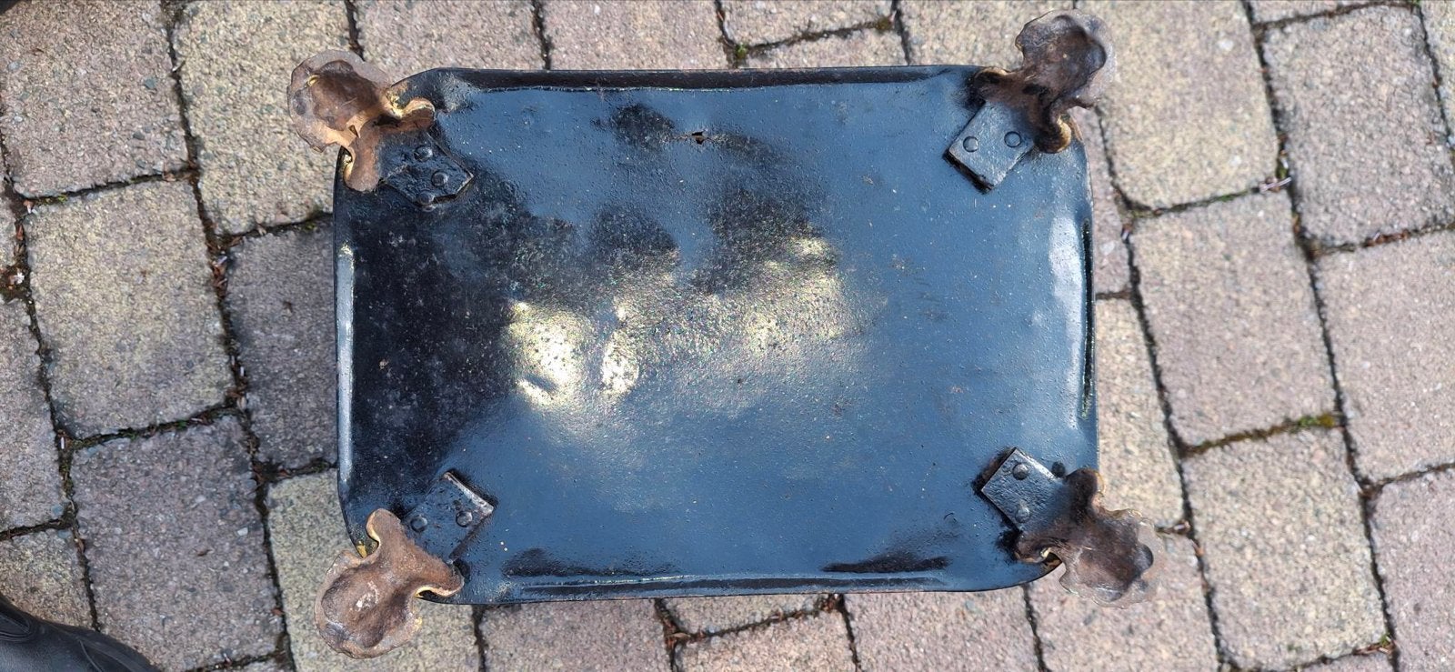 Antieke turfbak / houtbak met messing kleurige handvatten, Ophalen