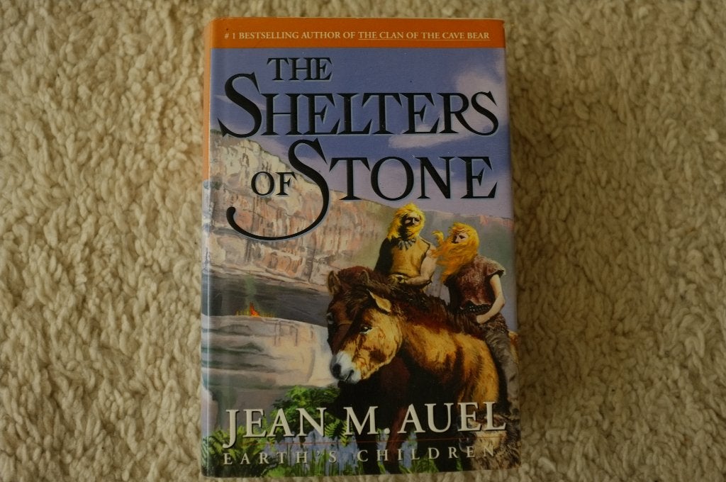 Jean M. Auel ~ The Shelters of Stone ~ English ~ Fantasy, Ophalen of Verzenden, Gelezen, Jean M. Auel