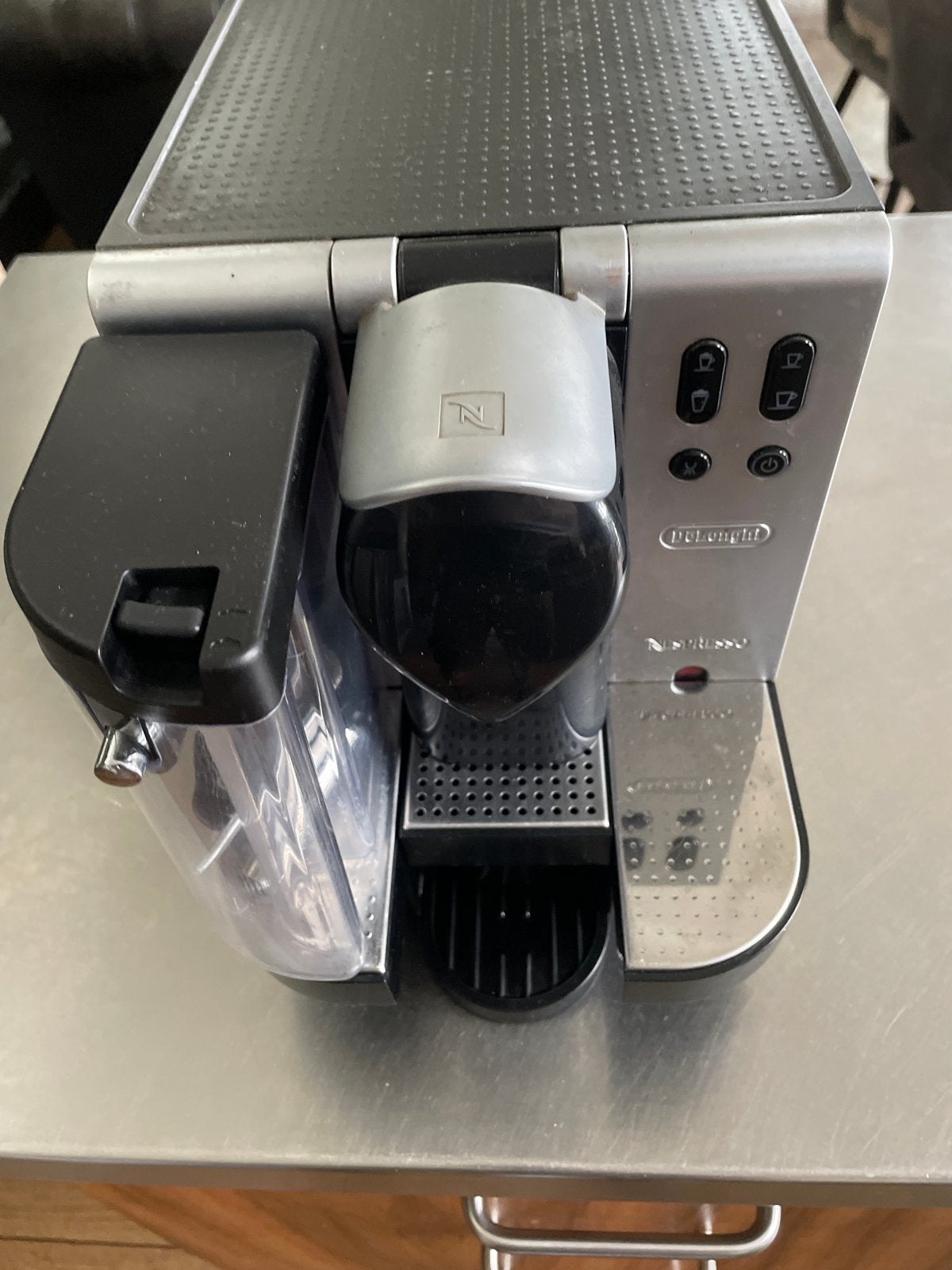 Delonghi Nespresso Latissima EN680M, Gebruikt, Espresso apparaat, Ophalen of Verzenden, 1 kopje