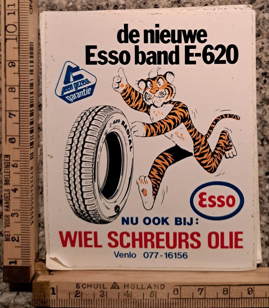 Vintage sticker de nieuwe Esso band E-620 Wiel Schreurs Olie, Verzamelen, Ophalen of Verzenden, Zo goed als nieuw