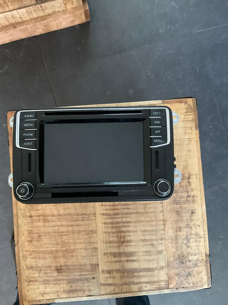 Vw navigatie Mib 2 carplay dab +, Auto diversen, Autonavigatie, Ophalen of Verzenden, Zo goed als nieuw
