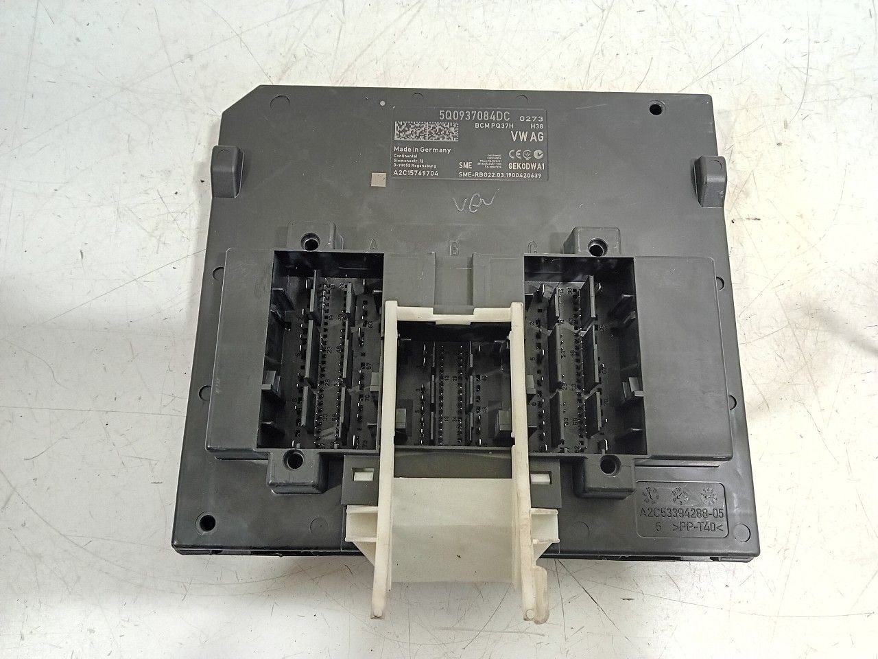 Computer body control Volkswagen Golf, Onderdelen@venauto.nl, Van der Ven Autorecycling B.V., Gebruikt, Ettenseweg 76, 4706 PB Roosendaal, The Netherlands