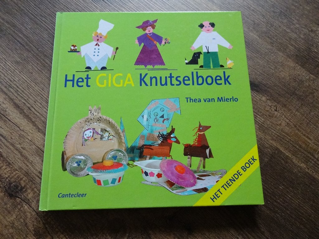 Het Giga knutselboek, Thea v. Mierlo, nieuwstaat, Ophalen of Verzenden, Zo goed als nieuw, Knutselboek
