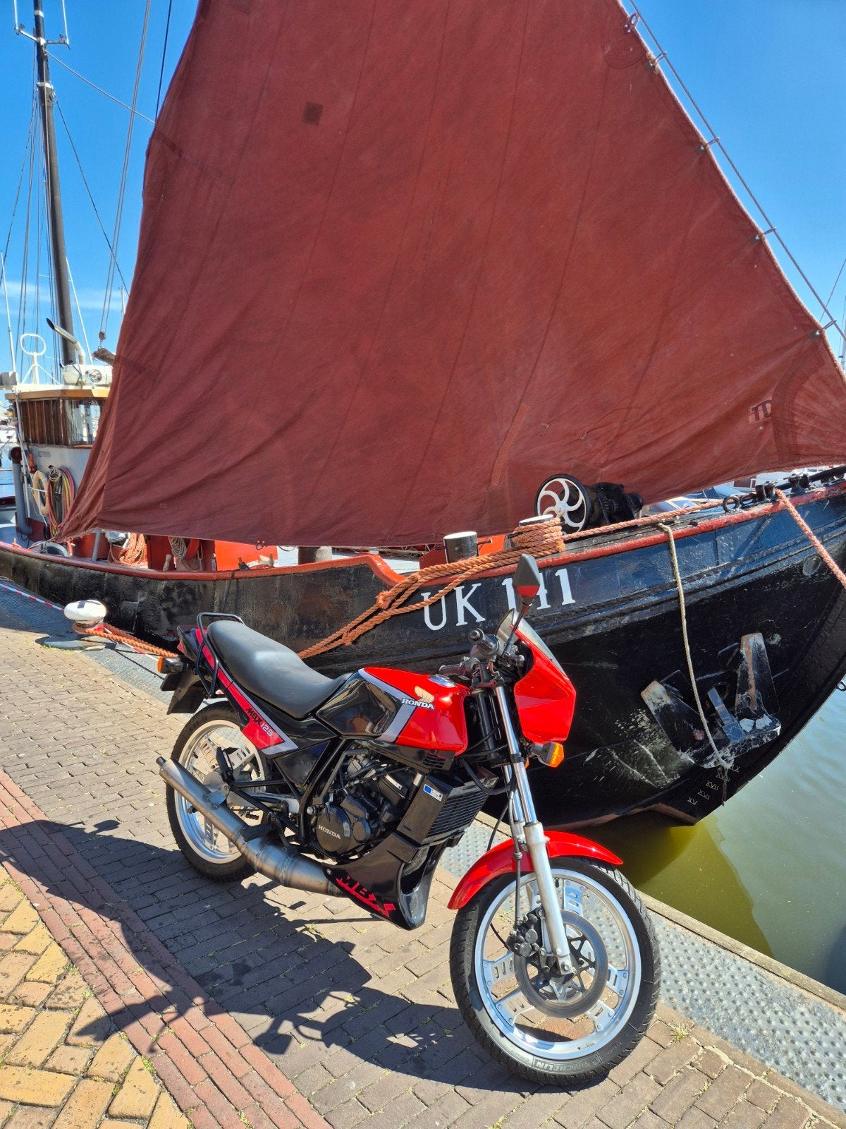 Honda, Fietsen en Brommers, Brommers | Honda, 6 versnellingen, Overige modellen, Zo goed als nieuw, 125 cc
