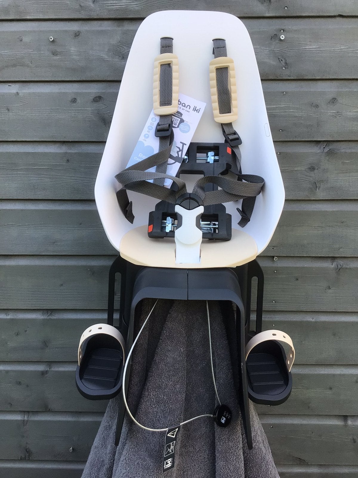 Urban Iki achterzitje NIEUW, Fietsen en Brommers, 15 t/m 25 kg, Achterzitje, Voetsteuntjes, Nieuw