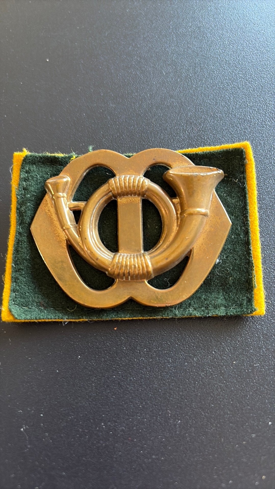 Baretembleem garde jagers, Verzamelen, Ophalen of Verzenden, Landmacht, Nederland, Embleem of Badge