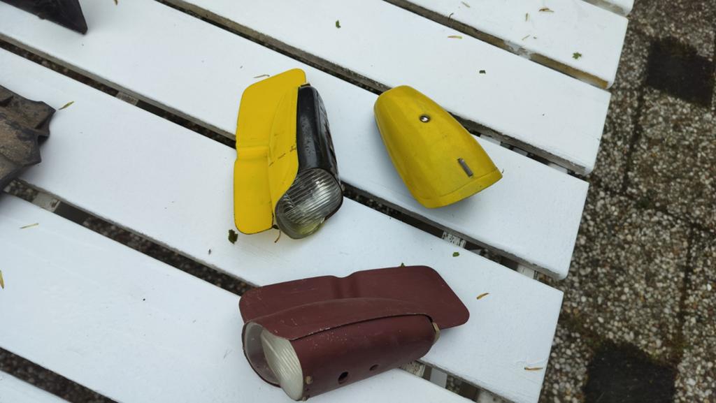 Mobylette eeg koplamp drie  èn. Nog meer mobylette onder del, Fietsen en Brommers, Brommeronderdelen | Oldtimers, Ophalen of Verzenden
