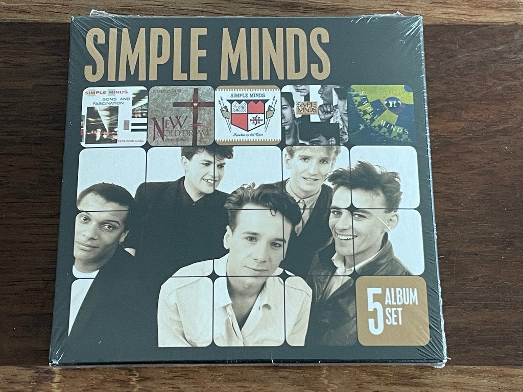 5Cd Box Simple Minds 5 Album Set Sons&Sister to Street NIEUW, Ophalen of Verzenden, Nieuw in verpakking, Pop, Boxset