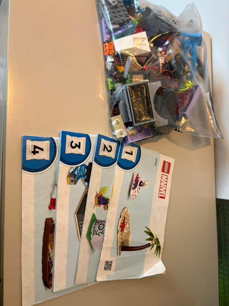 Lego Marvel 10790 - Spider-Man's auto-lab, Ophalen of Verzenden, Zo goed als nieuw, Complete set, Lego