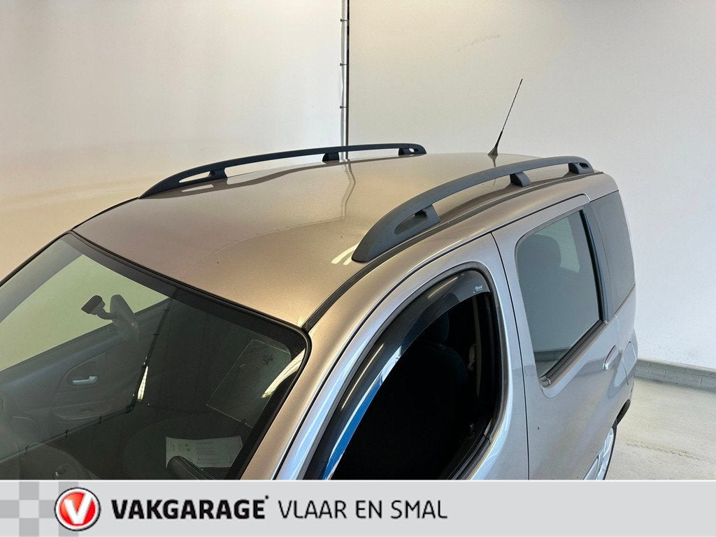 Toyota Yaris Verso 1.3 VVT-i Sol Hoge zit Automaat-Airco-Vee, Auto's, Toyota, 1299 cc, Stof, Zwart, 4 cilinders
