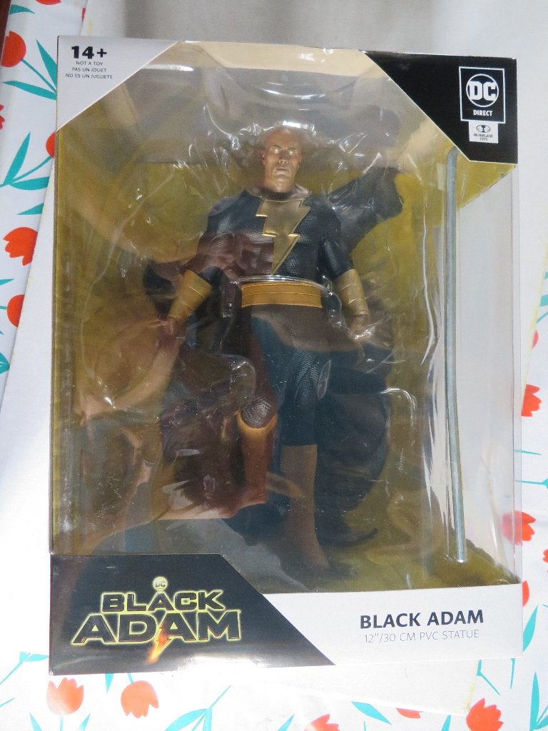DC DIRECT -- BLACK ADAM -- BLACK ADAM 12"/30 CM PVC STATUE, Ophalen of Verzenden, Nieuw