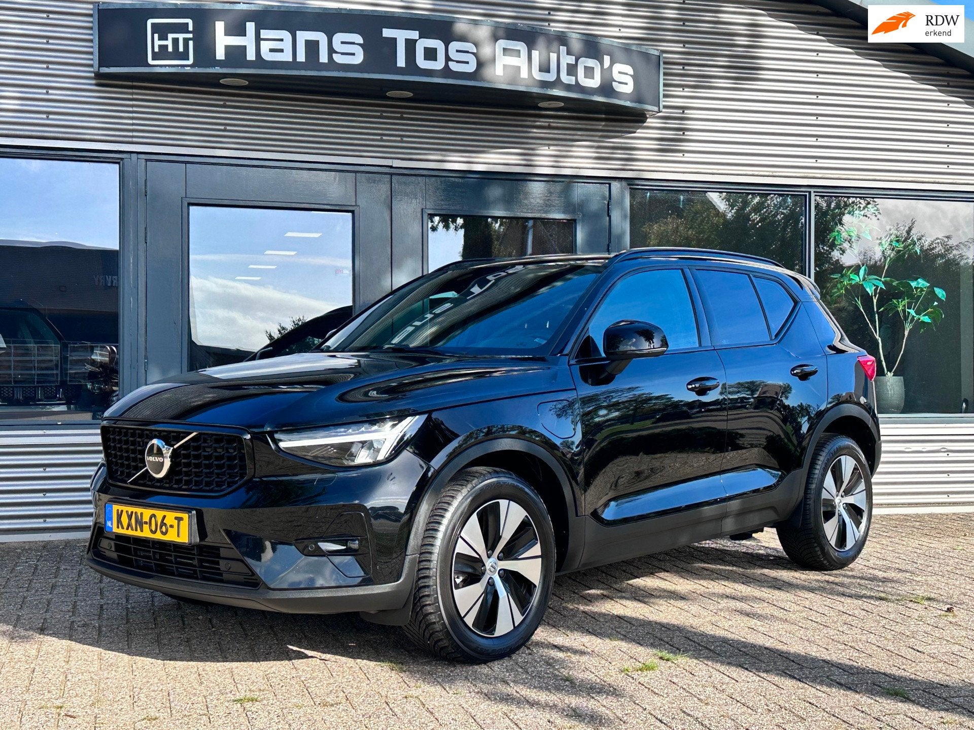 Volvo XC40 1.5 T4 210pk PHEV SOH 97% FACELIFT Black-edition, Dealer onderhouden, Stof, Zwart, Plug-in hybride