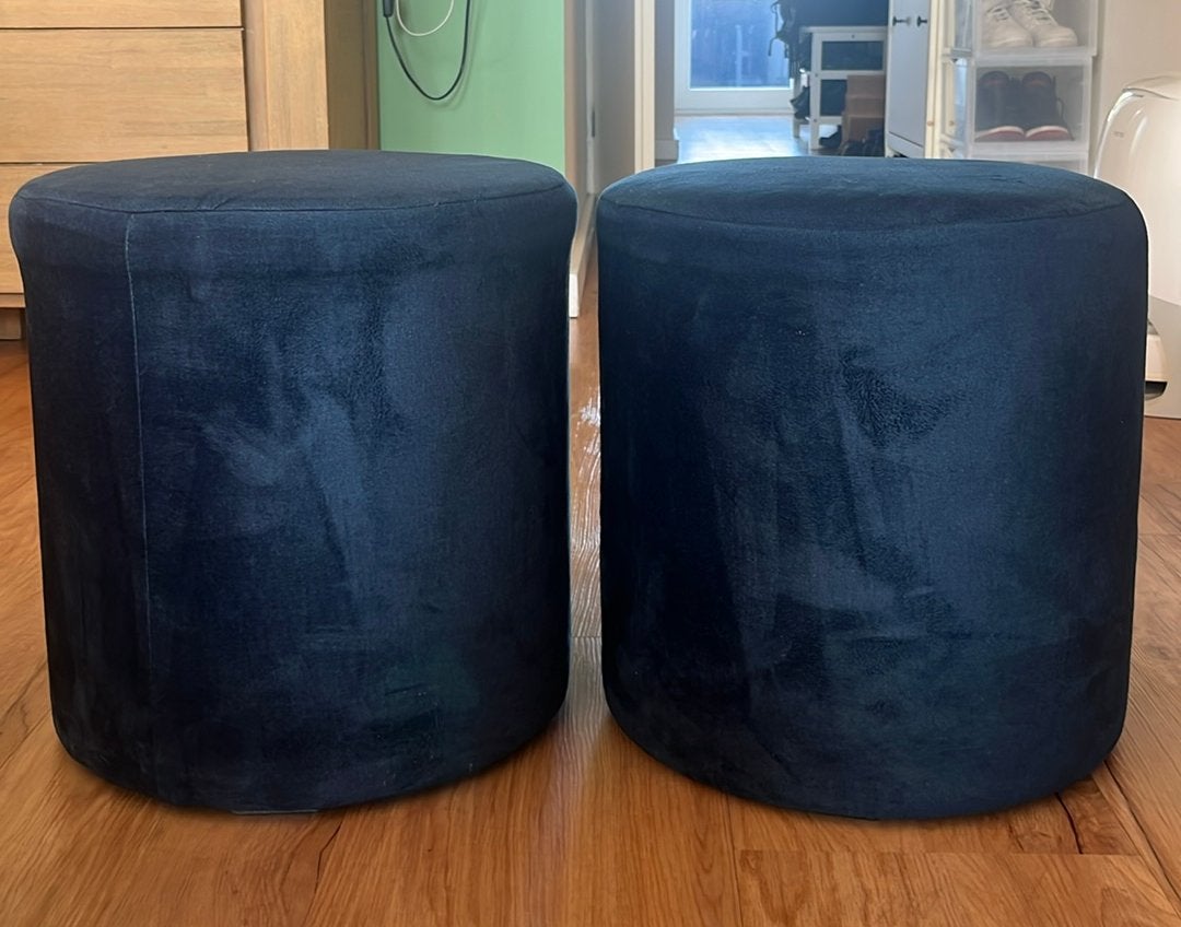 Twee mini poefjes, fluweel, donkerblauw, Huis en Inrichting, Banken | Voetenbanken en Poefen, Ophalen, Minder dan 50 cm, Rond