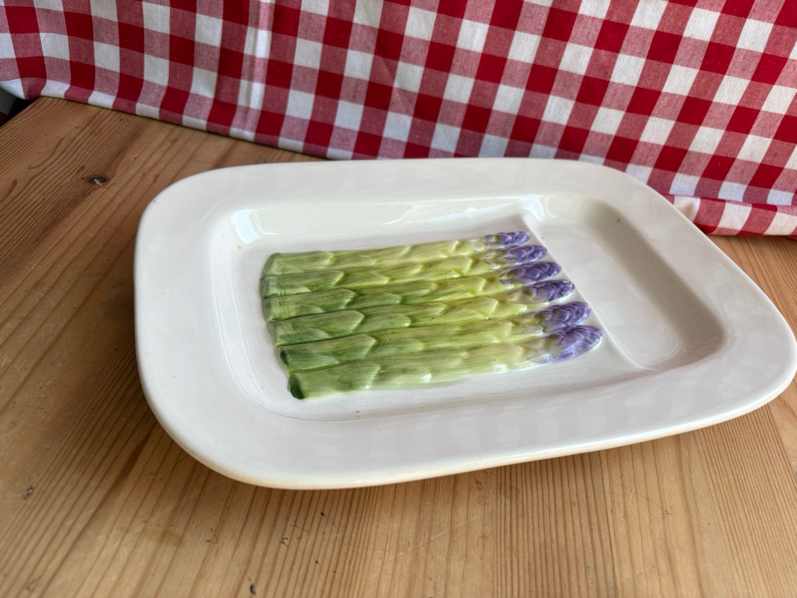 Bord voor en met asperges, Italië, Keramiek, Ophalen of Verzenden, Zo goed als nieuw, Bord(en)