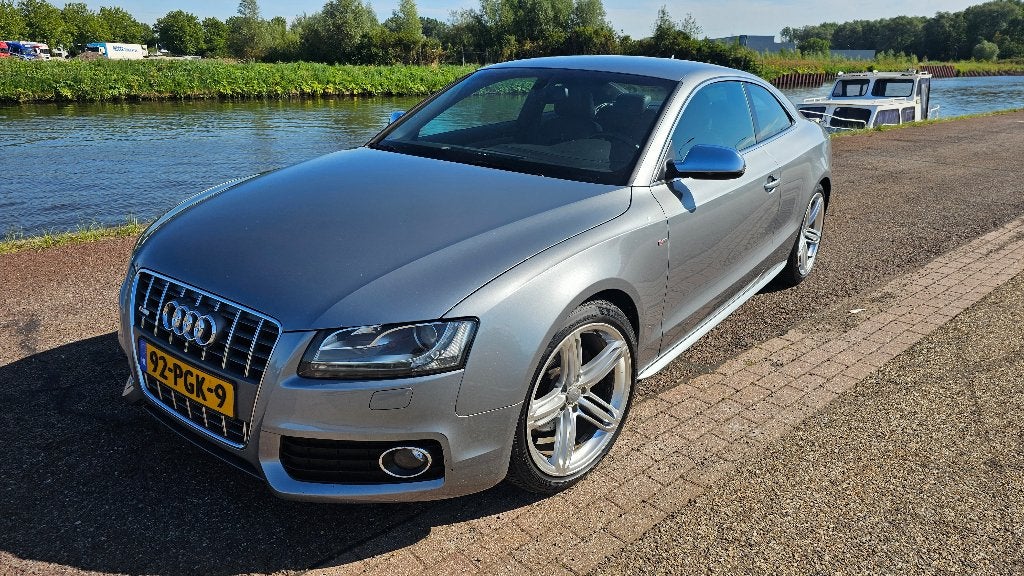 Audi A5 1.8 Tfsi 118KW Coupe 2011 - Fabrieksnieuwe motor., Auto's, Audi, Voorwielaandrijving, Euro 5, Zwart, 4 cilinders
