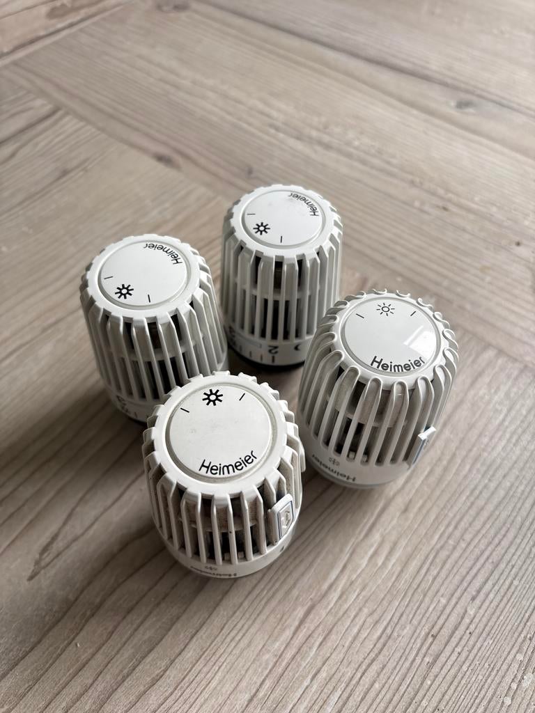 Heimeier thermostaatkranen (4 stuks), Ophalen, Gebruikt