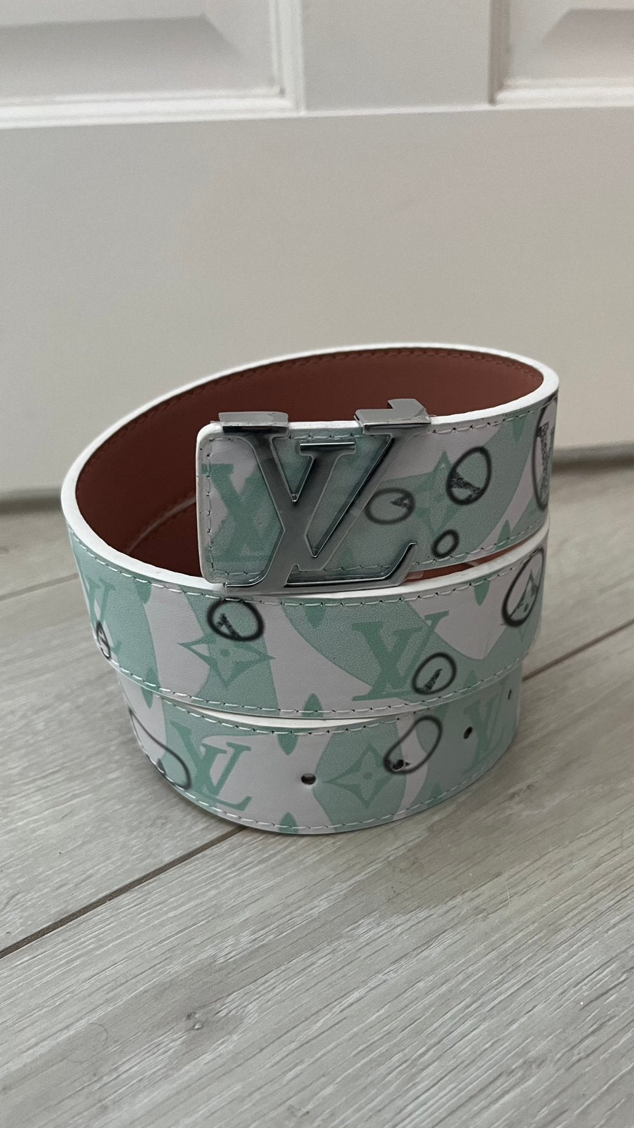 Louis Vuitton riem 105 cm nieuw, Nieuw, Heupriem, Ophalen of Verzenden, 3 tot 5 cm