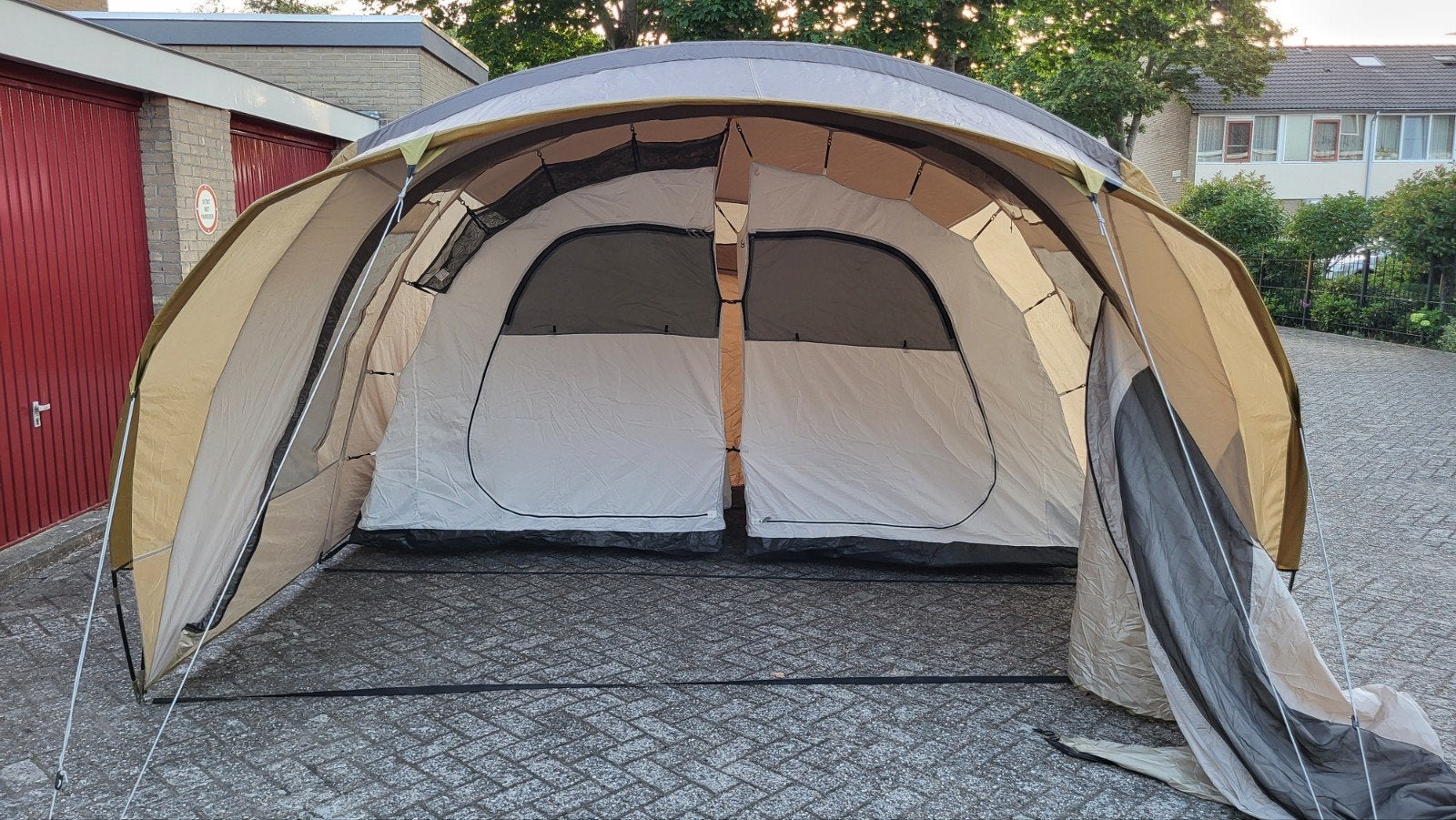 Compleet Quechua T6.2 xl familie tent 140 €, Caravans en Kamperen, Tenten, Ophalen, Gebruikt