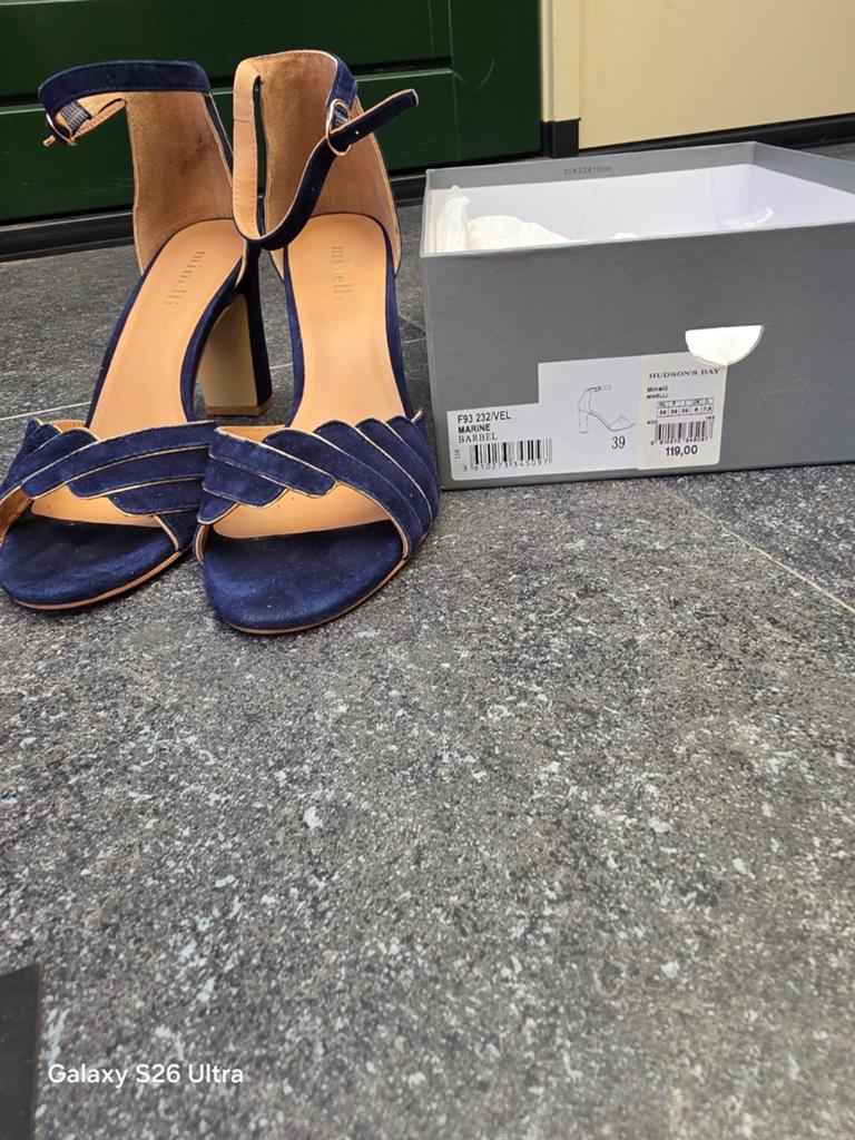 Mooie blauwe sandaal met hak, Ophalen of Verzenden, Zo goed als nieuw, Blauw, Sandalen of Muiltjes