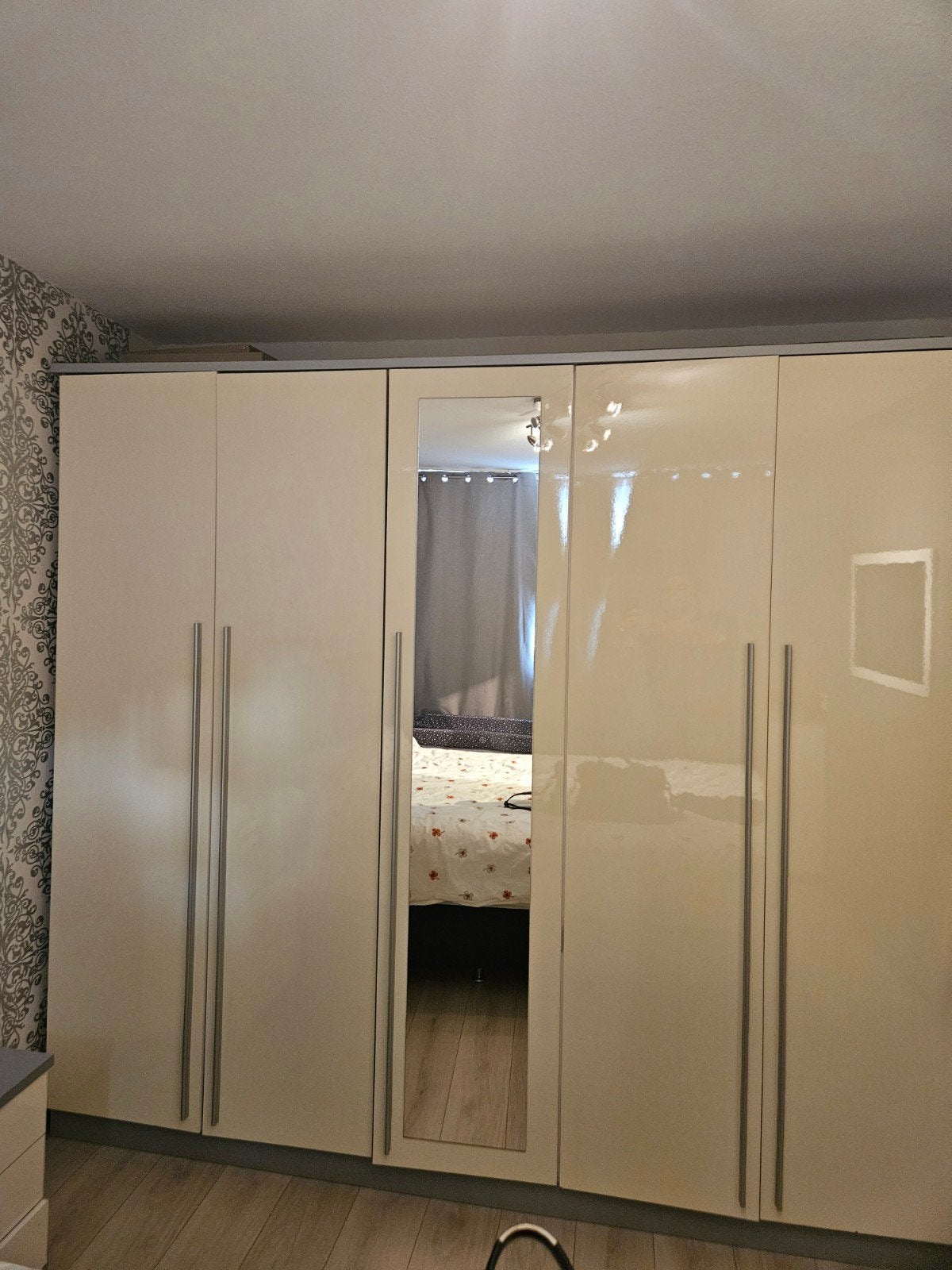Slaapkamer meubels. Grote kledingkast, dressoir, spiegel en, Gebruikt, 200 cm of meer, 150 tot 200 cm, Ophalen of Verzenden