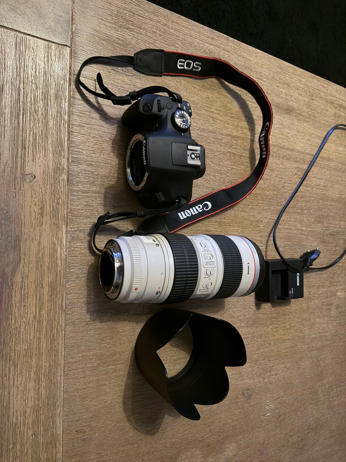 Canon EOS 2000D + 70/200 mm lens 2.8 usm, Ophalen of Verzenden, Zo goed als nieuw, Canon, 8 keer of meer