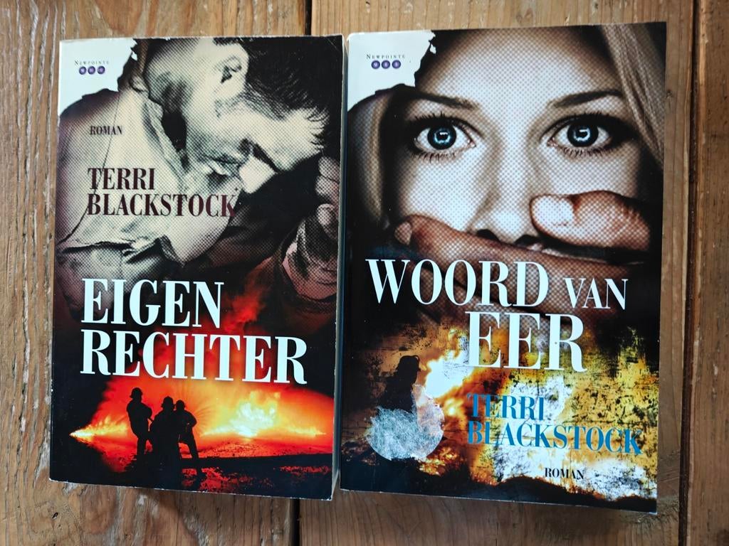 Deel 1 en 3 van de serie: Newpointe 911, Ophalen of Verzenden, Zo goed als nieuw