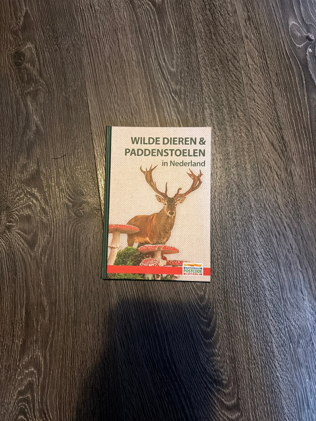 Wilde Dieren & Paddenstoelen in Nederland, Boeken, Ophalen of Verzenden, Zo goed als nieuw, Natuur algemeen
