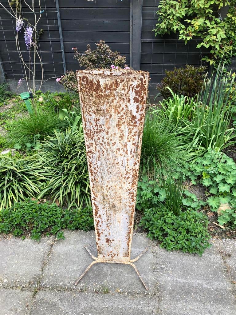 Roestige vintage look metalen vaas 105 cm hoog, Ophalen, Overige materialen, Gebruikt, Overige kleuren