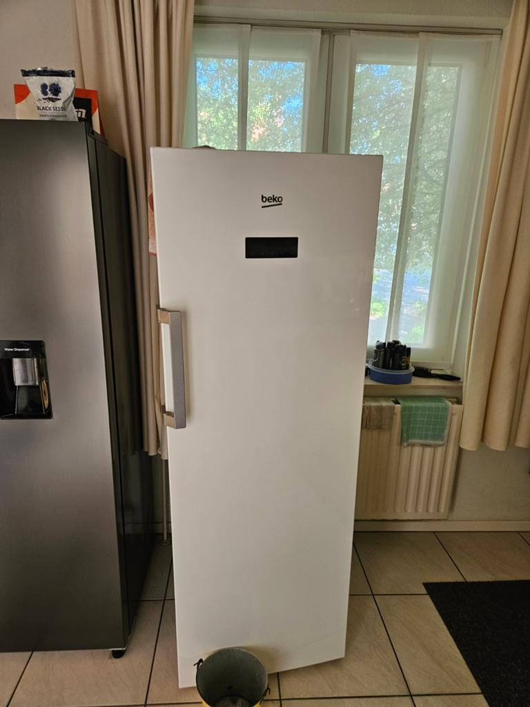 Beko Vriezer - Ruime en efficiënte vriesopslag, Ophalen, Gebruikt, 200 liter of meer, 60 cm of meer