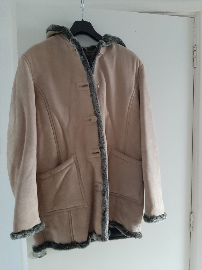 Mooie winterjas voor dames in maat L., Ophalen of Verzenden, Zo goed als nieuw, Maat 42/44 (L), Bruin