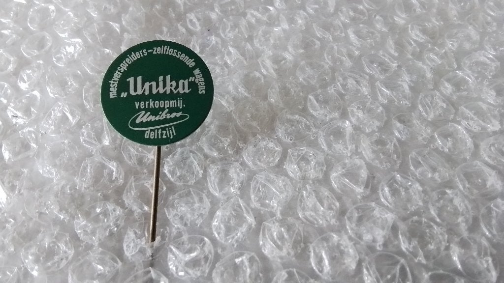 Speldje mestverspreiders unika verkoop mij. Uit Delfzijl, Ophalen of Verzenden, Zo goed als nieuw, Overige onderwerpen