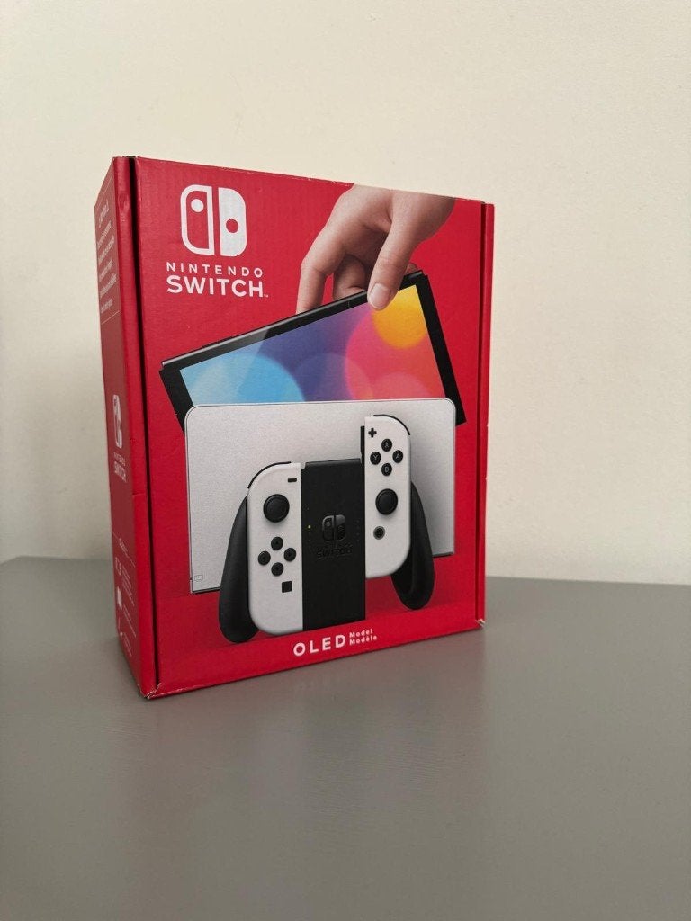 Nintendo Switch Oled + 6 games