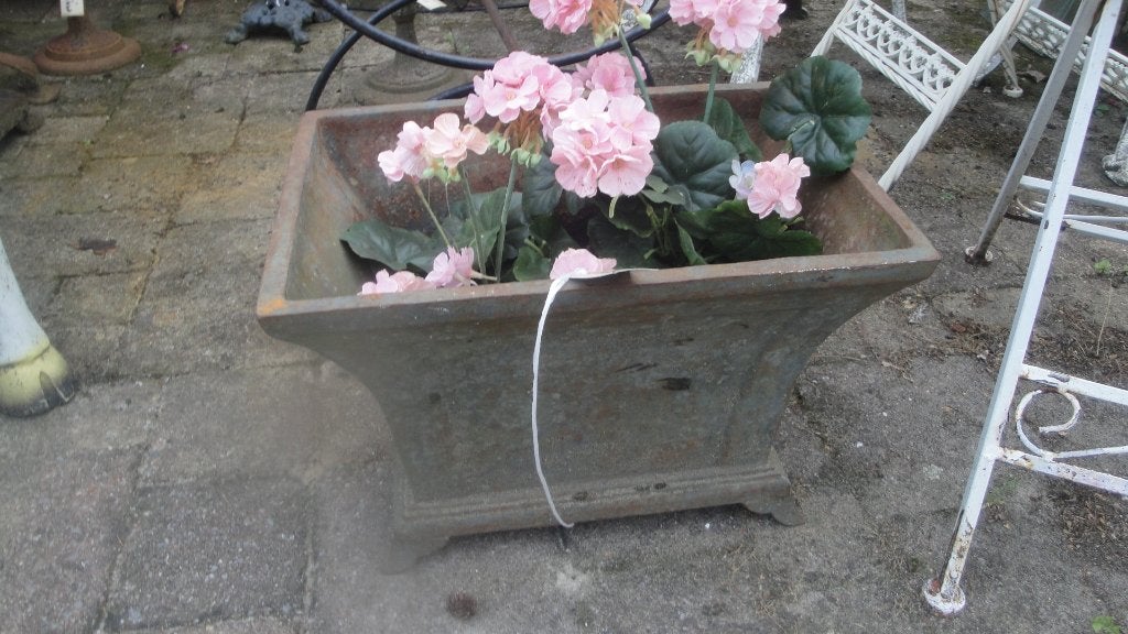 gietijzeren bloembak op pootjes, Minder dan 30 cm, Rond, Nieuw, Ophalen of Verzenden