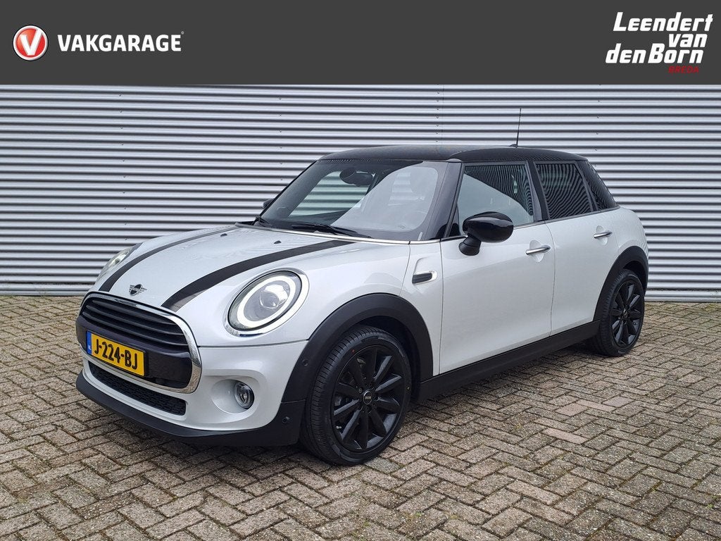 MINI Mini 1.5 Cooper Business Edition | Navigatie | Climate, Auto's, Mini, Voorwielaandrijving, Gebruikt, Euro 6, Wit