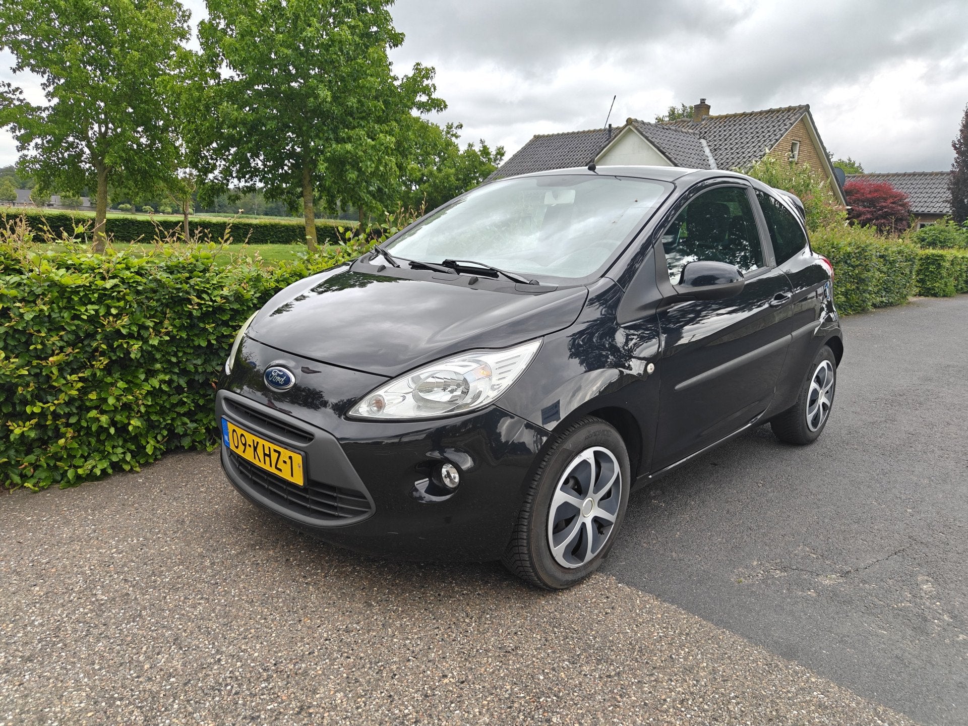 Ford Ka 1.2 Titanium AIRCO BJ 2009 (bj 2009), Zwart, Handgeschakeld, Pijffers Auto's Raalte, Info@pijffers.nl