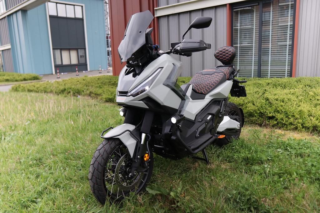 HONDA X-ADV 750 Mansory Matt Deep Grey 2025 Full Akrapovic, Motoren, Motoren | Honda, 750 cc, Traction Control, Meer dan 35 kW