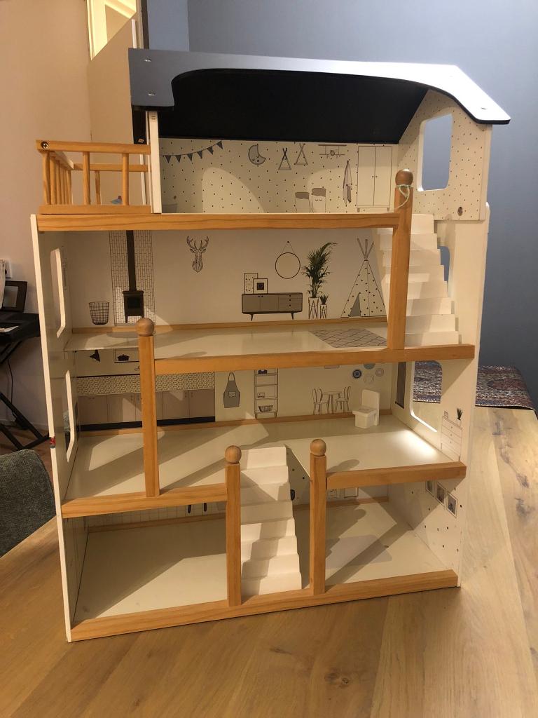 Poppenhuis van Petit Amelie, Ophalen, Gebruikt, Poppenhuis