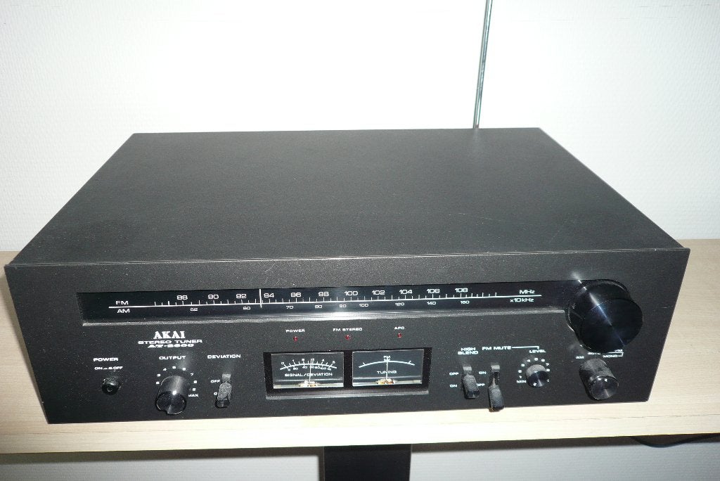 Akai AT-2600 tuner, Ophalen, Analoog