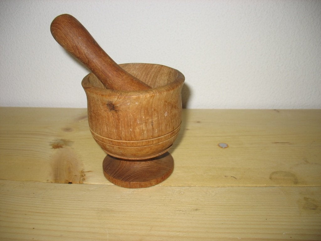 Houten vijzel met stamper Zolderopruiming Vintage, Ophalen of Verzenden, Zo goed als nieuw