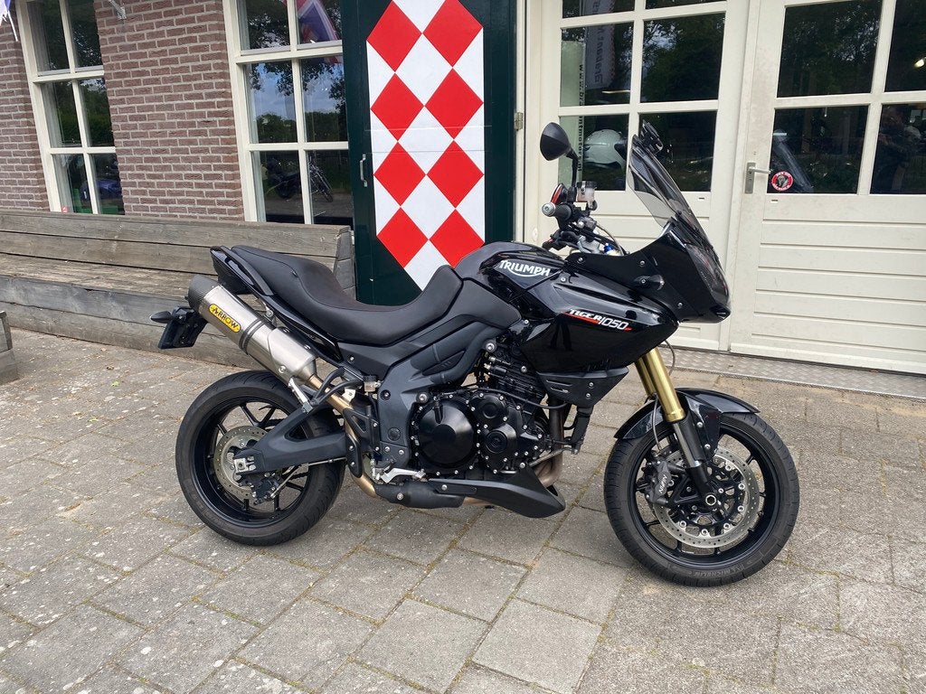 Triumph TIGER 1050 (bj 2013), Motoren, Motoren | Triumph, Triumph Motorcycles Ltd., Bedrijf, After.sales@triumph.co.uk, 1050 cc