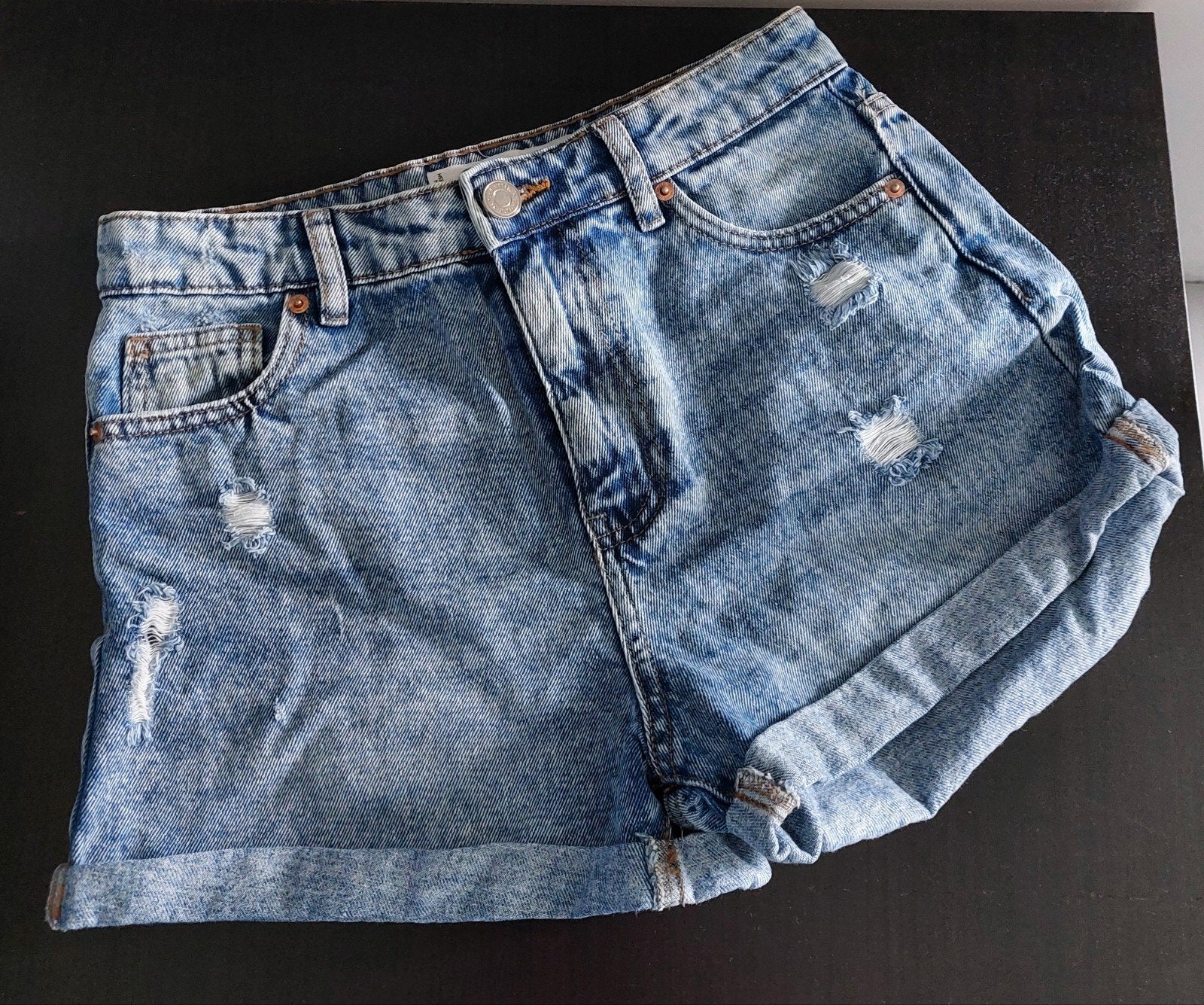 Jeans short FB sister mt M, Kleding | Dames, Blauw, Ophalen of Verzenden, Zo goed als nieuw, W28 - W29 (confectie 36)