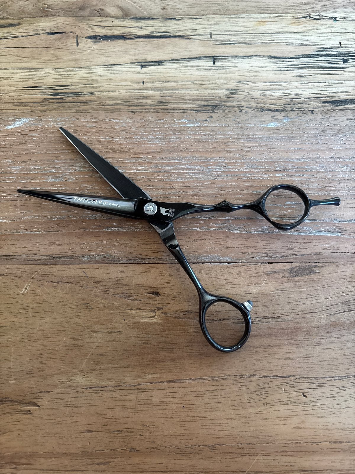 TROJA 6,0” kappersschaar zwart, Sieraden, Tassen en Uiterlijk, Uiterlijk | Haarverzorging, Ophalen of Verzenden