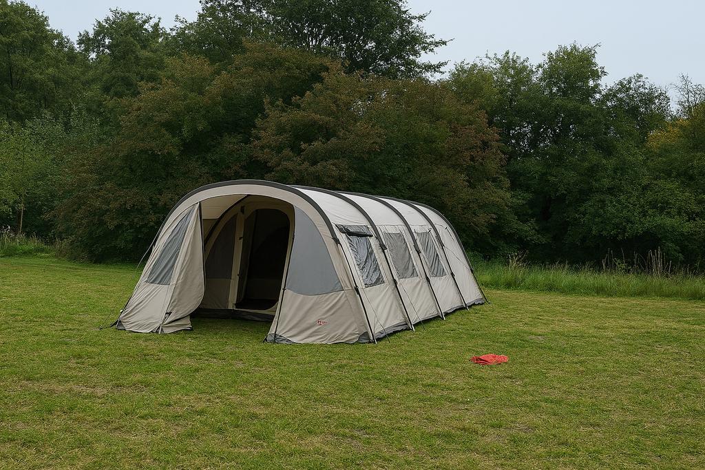 Ruime 6-persoons Red Wood tent, gebruikt, Caravans en Kamperen, Ophalen, Gebruikt, Tot en met 6