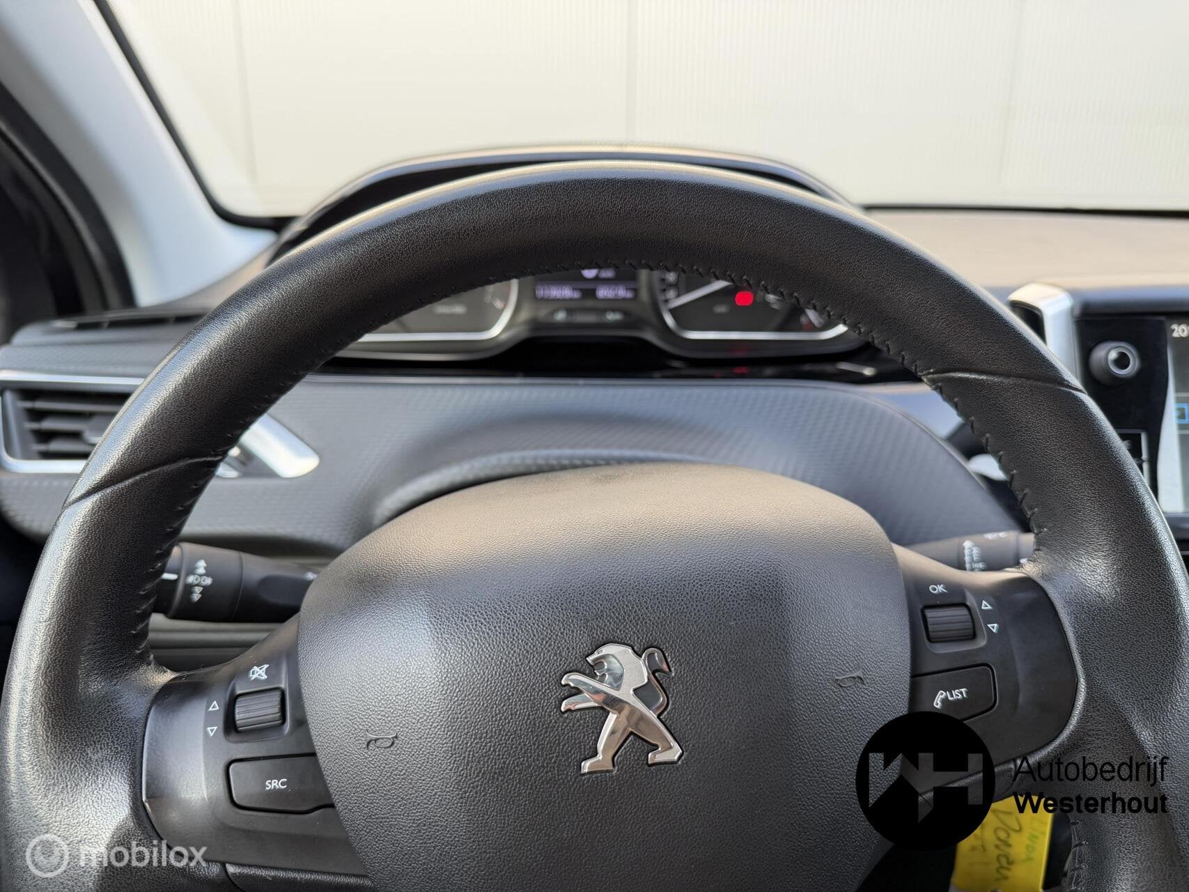 Foto 12 van Peugeot 2008 1.2 PureTech Active NWE APK PANO NAVI CAMERA