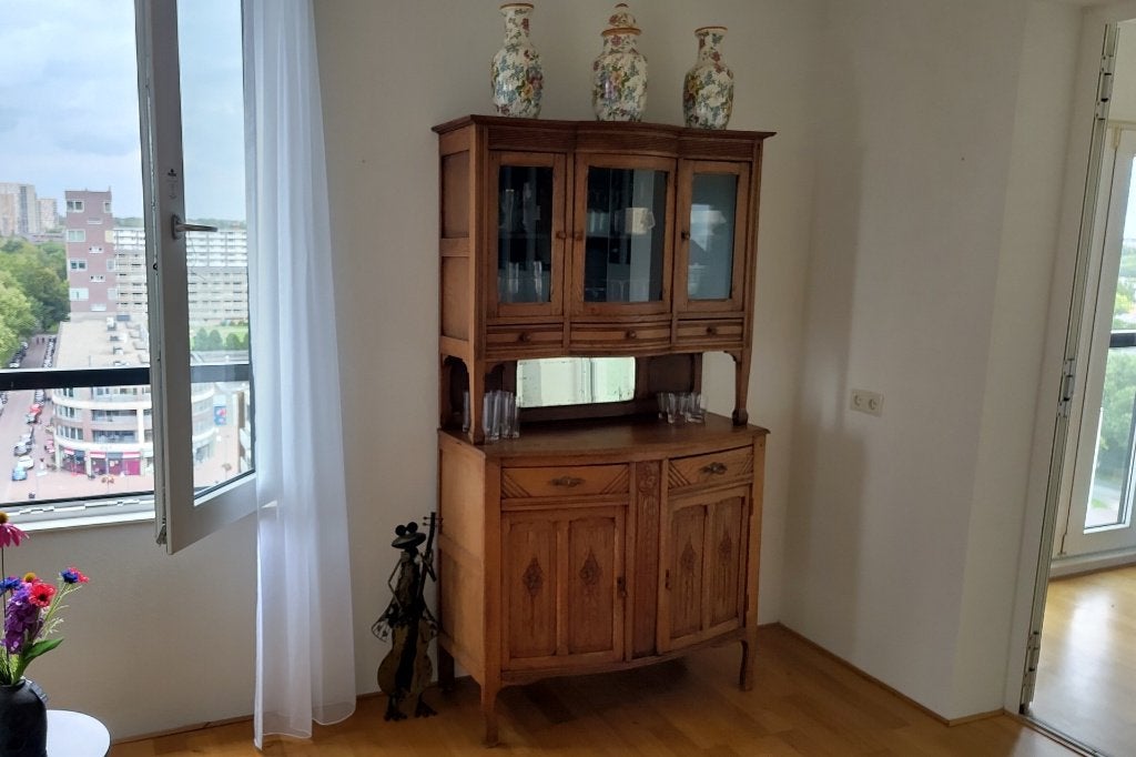 Antieke buffetkast, Ophalen