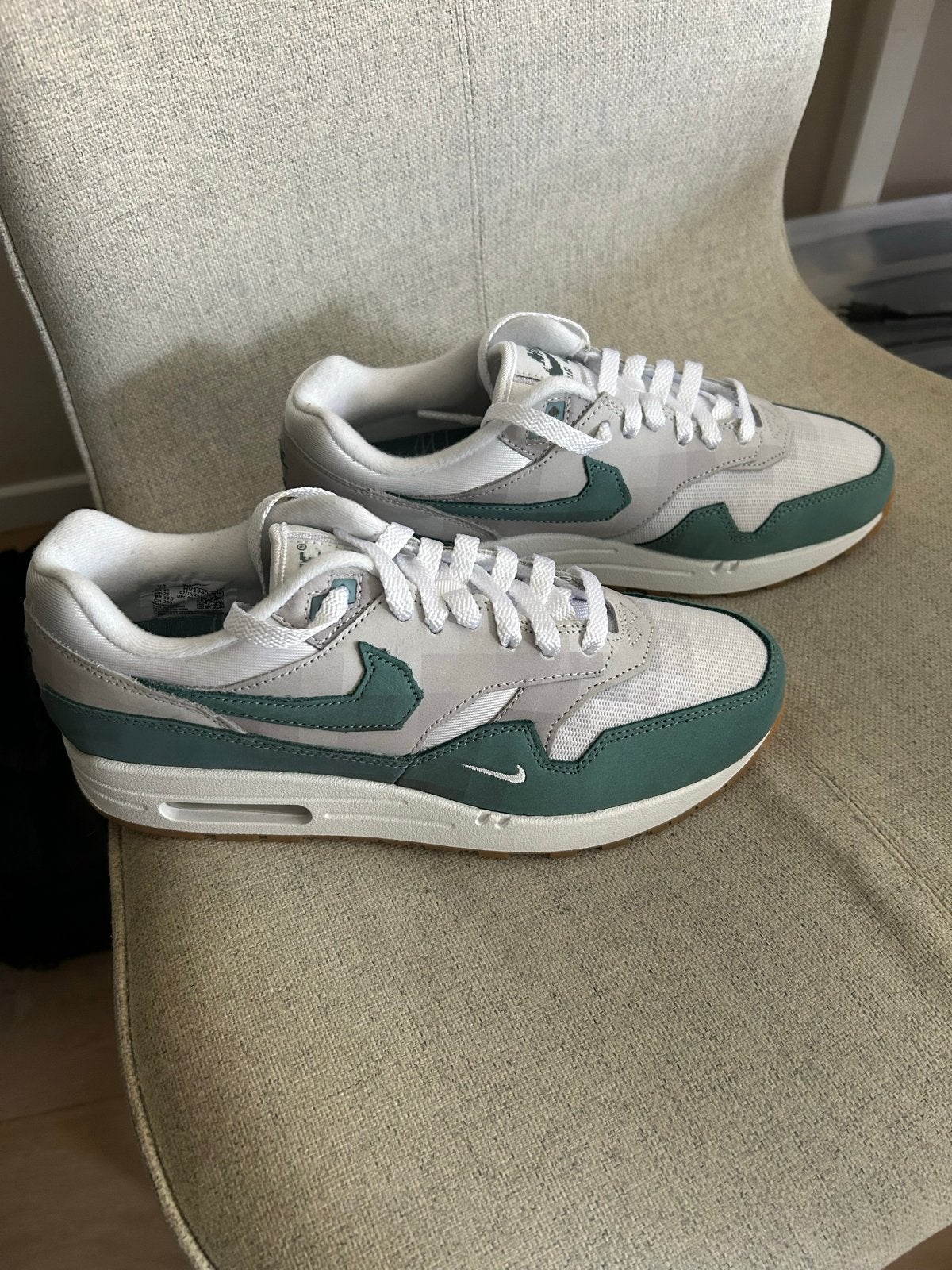 Zeldzame Nike Air Max 1 Poly 'Tomb Raider' - NIEUW, Ophalen, Nieuw, Overige kleuren, Sneakers of Gympen