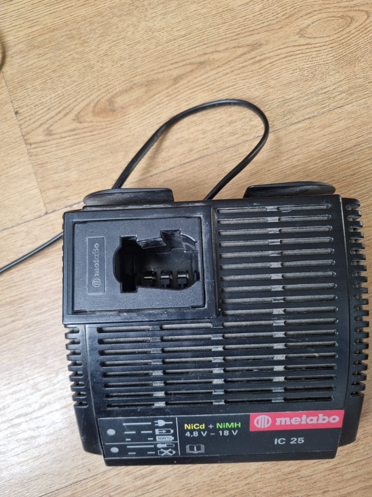 Metabo oplader met accu, Ophalen