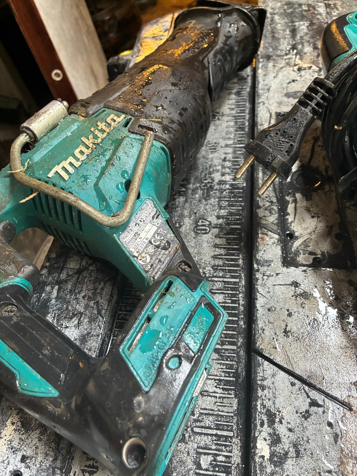 Makita DJR187 Reciprozaag goede conditie, Gebruikt, 70 mm of meer, Ophalen of Verzenden, Reciprozaag