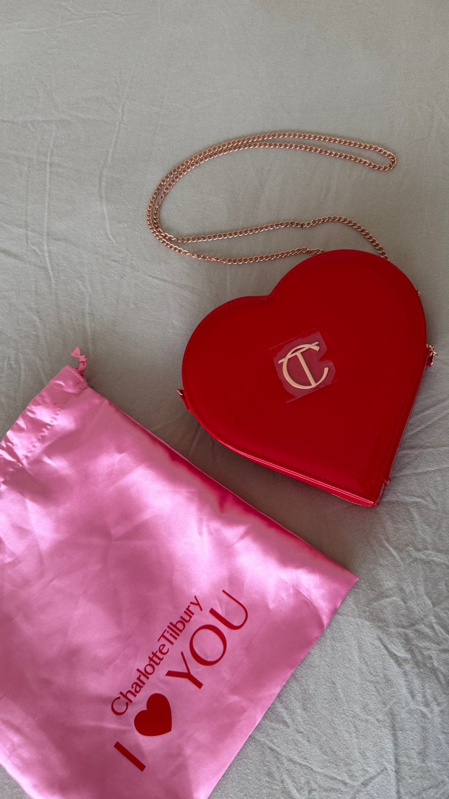 Love bag Charlotte Tilbury, Ophalen, Nieuw, Rood, Dame